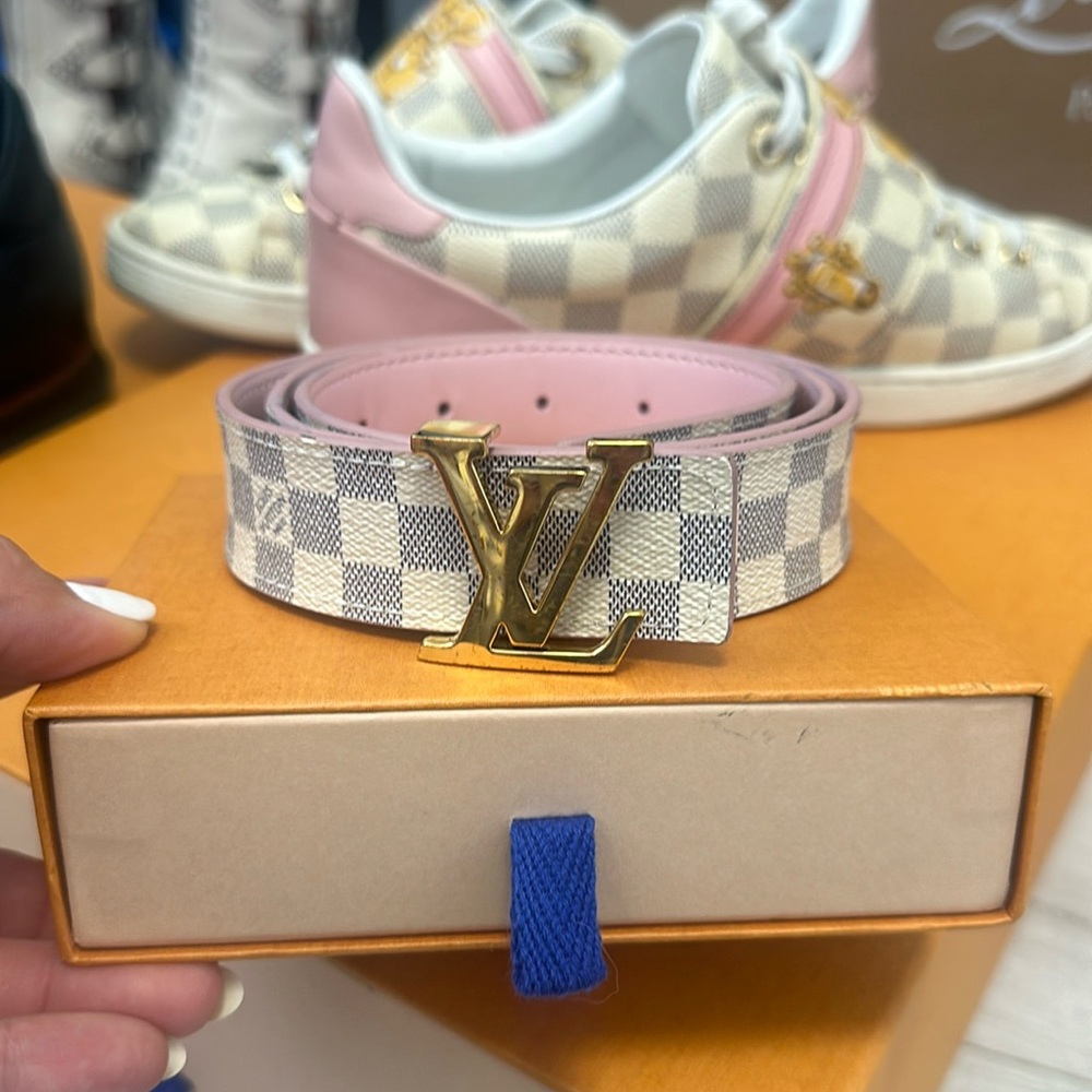 Louis Vuitton belt can use Damier or pink size 85/34